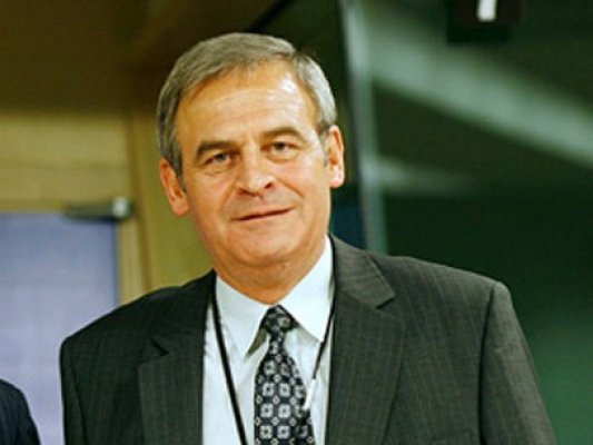 Tokes: Eventuala retragere a Ordinului Steaua României ar fi un act discriminativ, antimaghiar